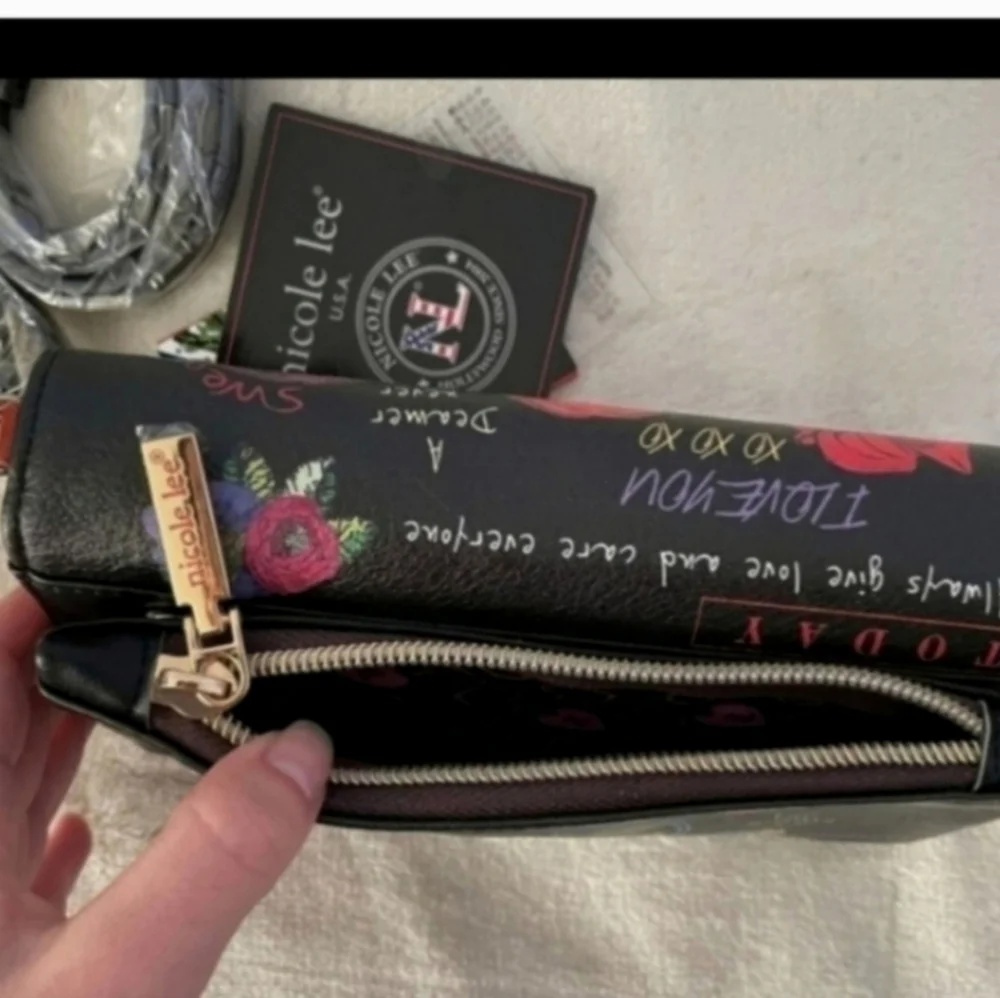 Nwt nicole lee crossbody wallet
